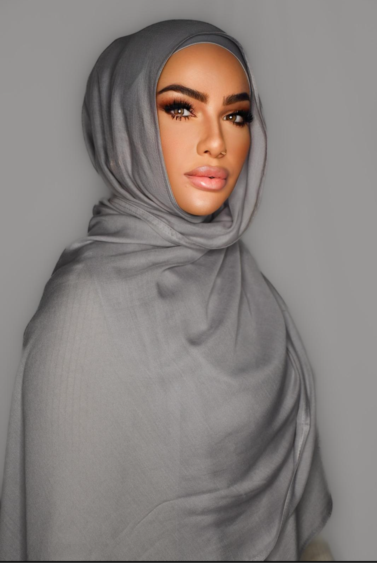 Soft shadow modal hijab+ undercap